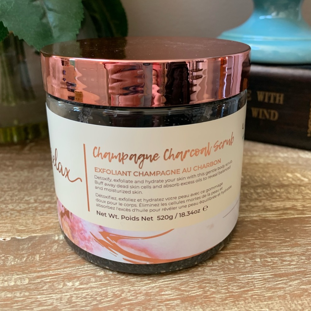 Manna Kadar Champagne Charcoal Body Scrub